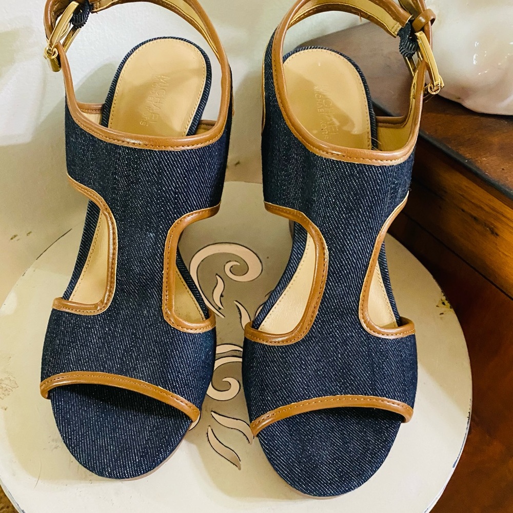 Michael Kors NWOT 8.5 denim and gold accent wedges